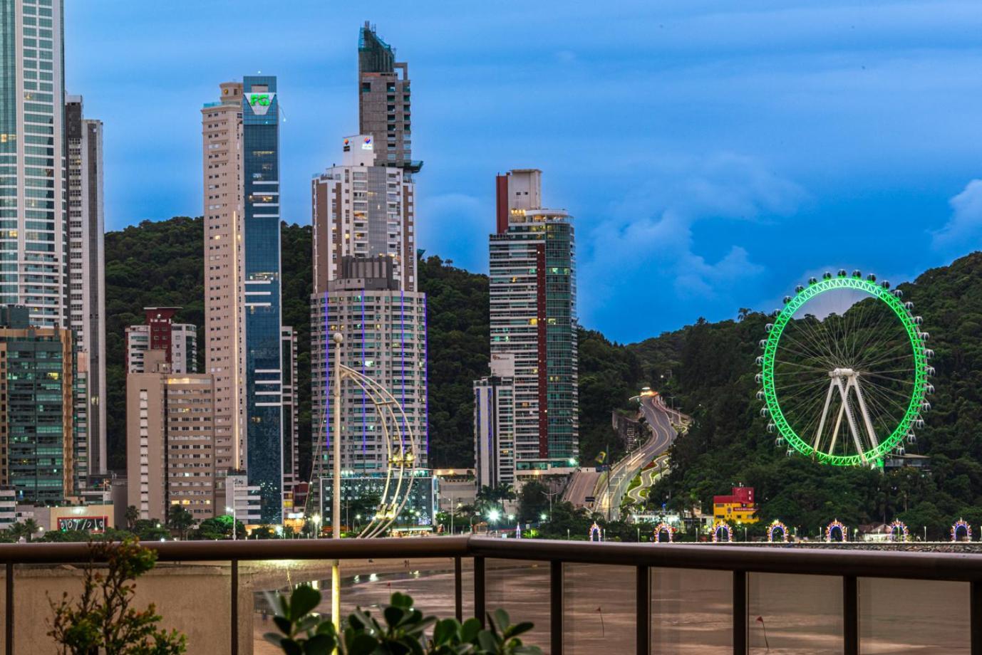 Apartamento Apto Pe Na Areia Com Linda Vista Da Roda Gigante *