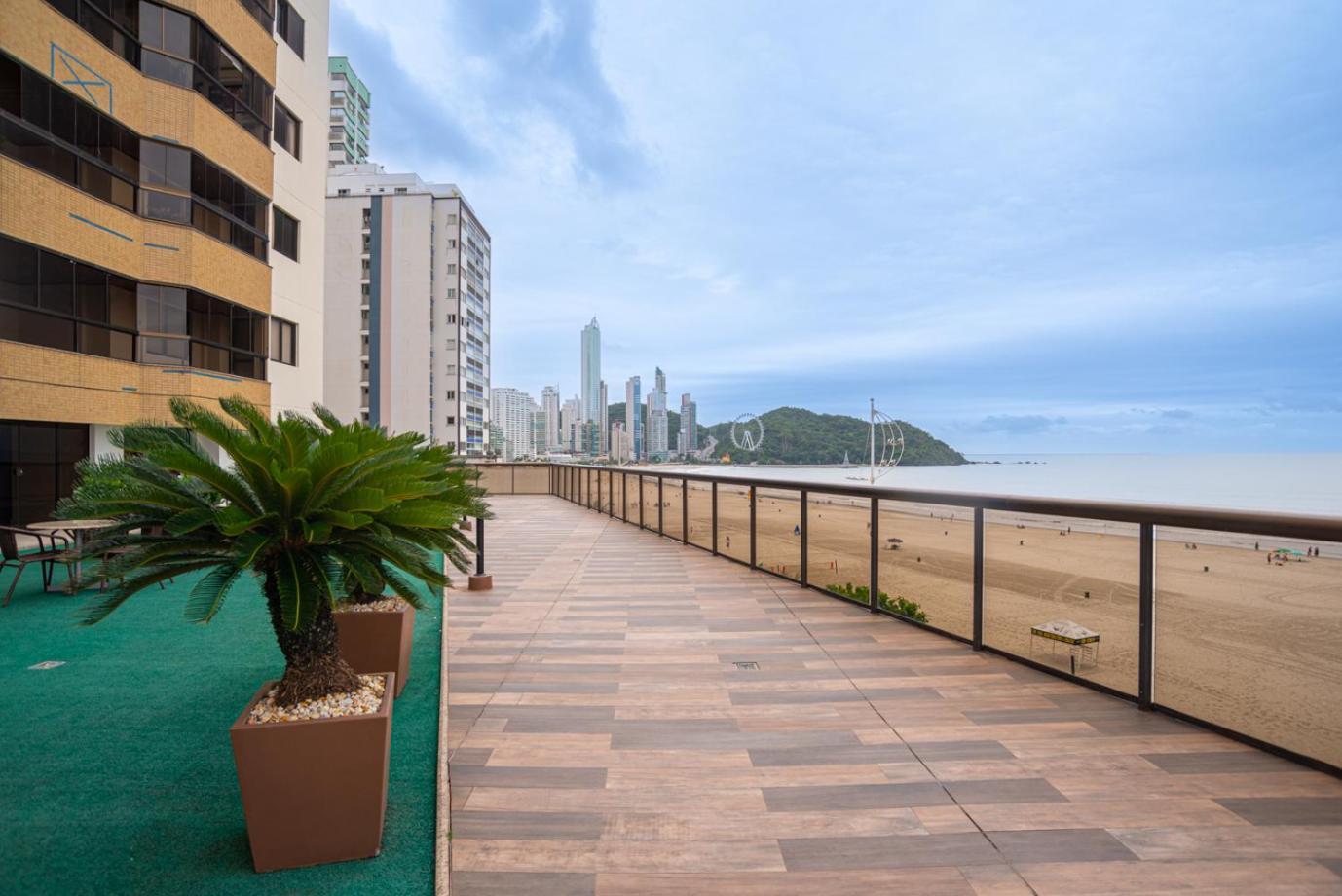 Apto Pe Na Areia Com Linda Vista Da Roda Gigante Apartamento *